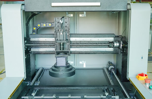The X/Y axis of the machine is controlled by servo and grinding screw, and the positioning accuracy of the machine is high. The X/Y axis of the machine is controlled by servo and grinding screw, and the positioning accuracy of the machine is high.