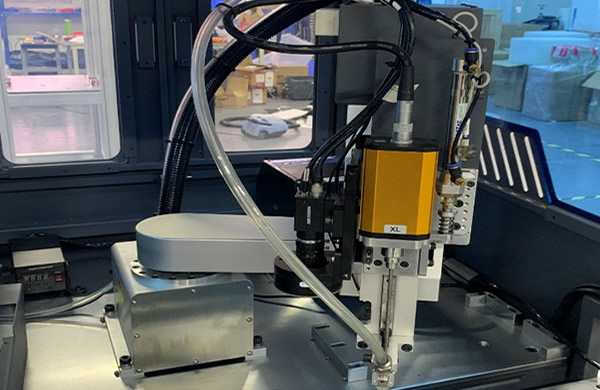 equipped with high quality 3 axis SCARA robot which ensures stable and precise screw driving process. equipped with high quality 3 axis SCARA robot which ensures stable and precise screw driving process.