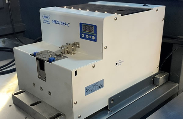 High quality suck type screw feeder, feed screws stably. High quality suck type screw feeder, feed screws stably.