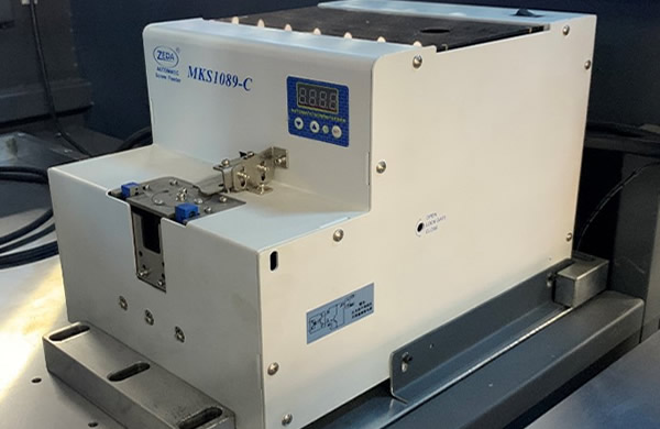 High quality suck type screw feeder, feed screws stably. High quality suck type screw feeder, feed screws stably.