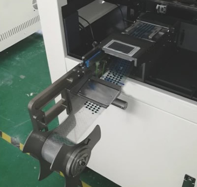 High precision electronic feeder for various label with precise label stripping and feeding. High precision electronic feeder for various label with precise label stripping and feeding.