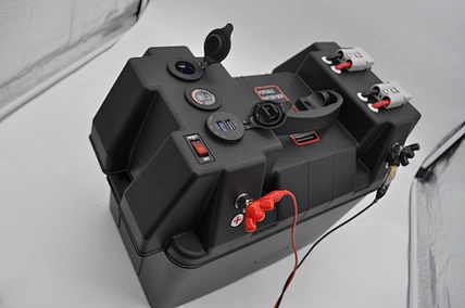 PORTABLE BATTERY BOX