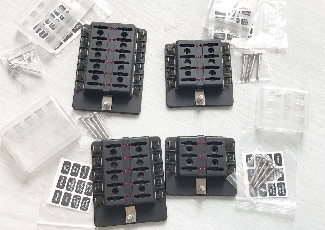 FUSE BLOCK WITH LED INDICATION