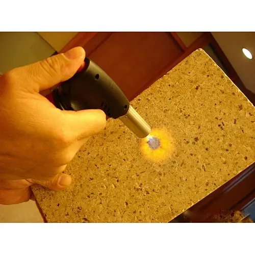 Silver raw vermiculite