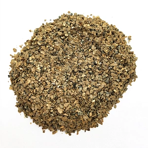 Golden raw vermiculite