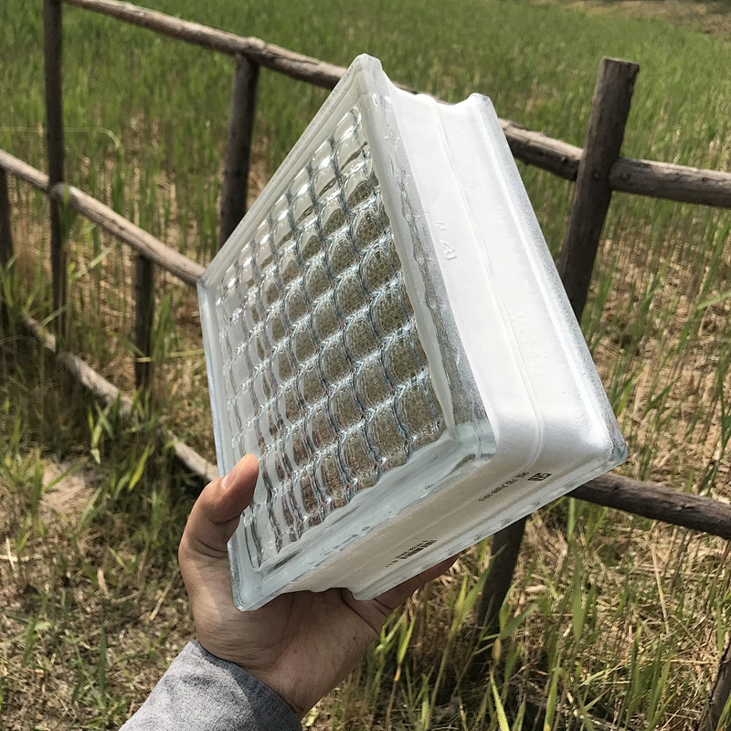 Hollow glass brick with parallel grain