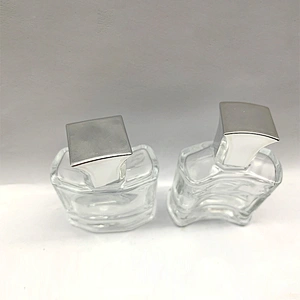 Wholesale transparent flat square frosted spray empty glass perfume bottle