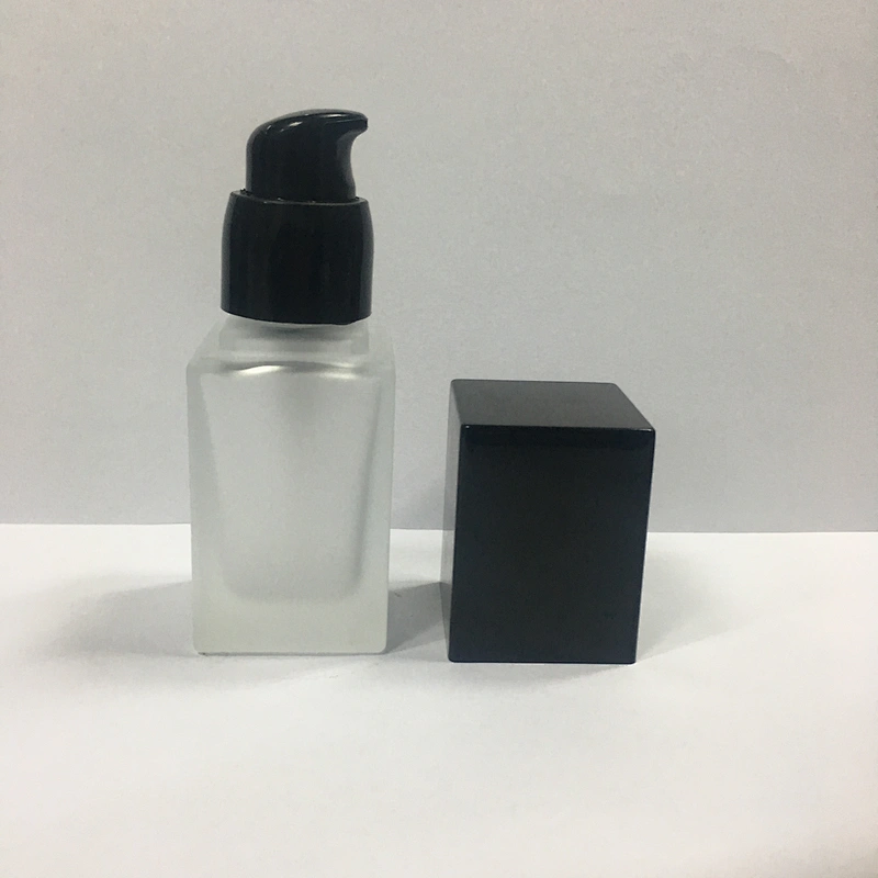 Glass foundation bottle  with gold pump and clear cap 25ml bottle Customized color silk screen logo
