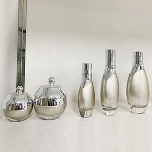 Hot sale  30g 50g 30ml glass bottle lotion bottle with airless pump gold color in stock