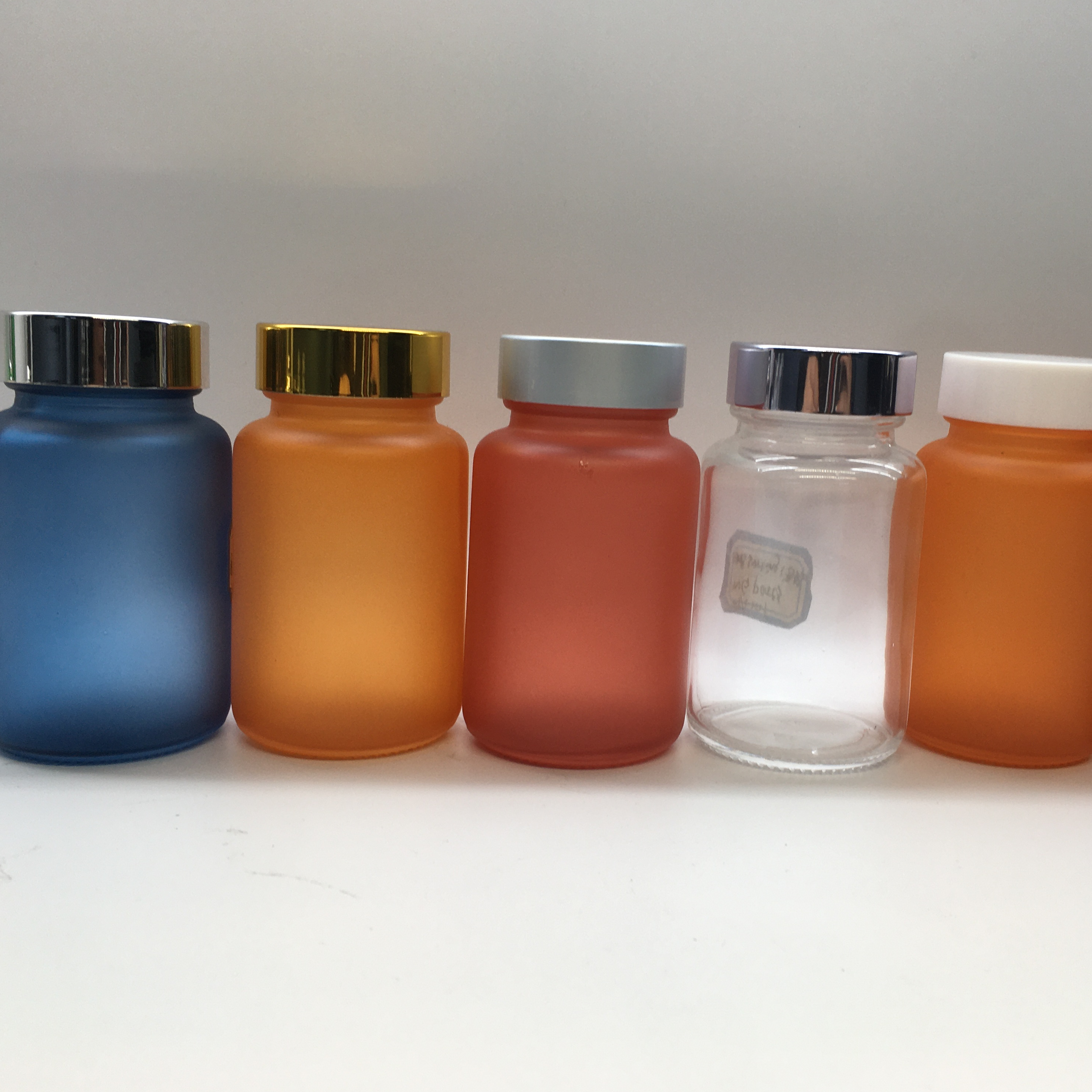 Glass Bottle Manufacturer Frosted Color Cap Amber Vitamin Tablet Glass Bottle Medicine Container
