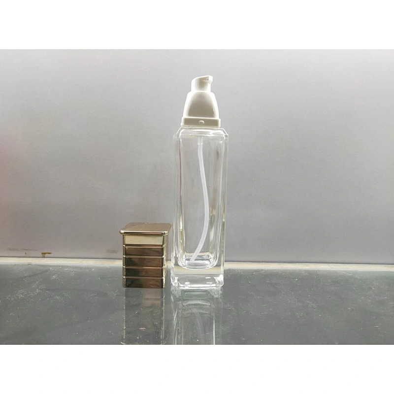 hot sell custom cosmetic bottle    luxury  square  manufacturer    lotion  clear glass bottles   with pump spray lid dropper