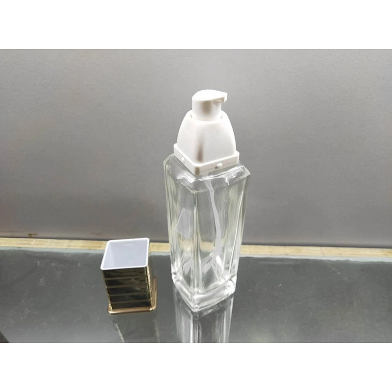hot sell custom cosmetic bottle    luxury  square  manufacturer    lotion  clear glass bottles   with pump spray lid dropper