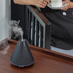 Wholesale 160ml capacity 15 square meter coverage aroma essential oil diffuser cool mist office  ultrasonic air humidifier