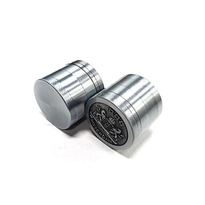 Wholesale fashion Hot Selling Zinc Alloy style cigarette grinder custom Portable  metal herb grinder