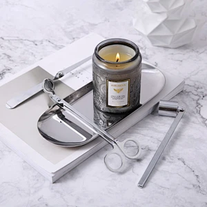 Wholesale DIY scented candle cup Embossed luxury candle jars Colored glass bottle with lid