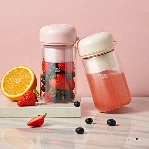 New design factory wholesale 300ml leak-proof food grade silicone ring smell free portable juicer blender usb rechargable juicer