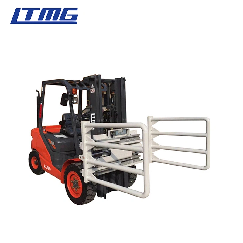 Forklift truck with foam clamp attachment
