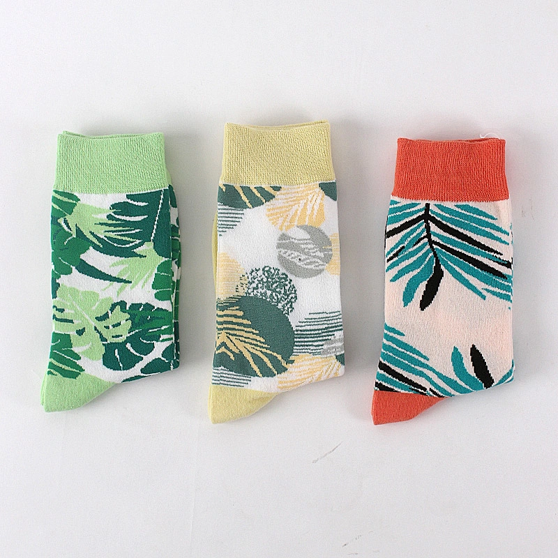 Custom indoor anti slip athletic mid ankle knee women socks