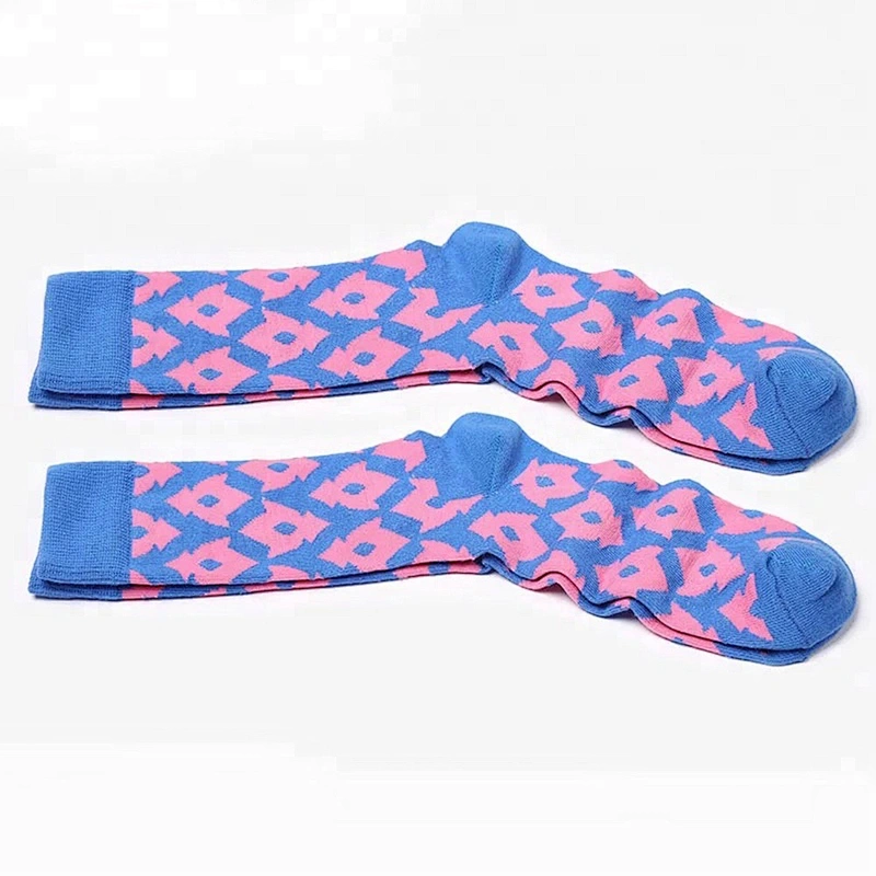 Wholesale custom colorful fashion men socks