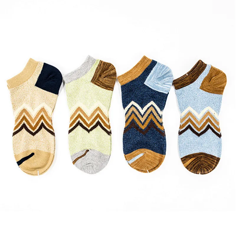 2020 new wholesale couple socks wholesale cotton thick needle retro socks men national ankle socks