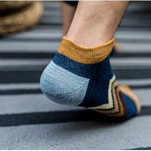 2020 new wholesale couple socks wholesale cotton thick needle retro socks men national ankle socks