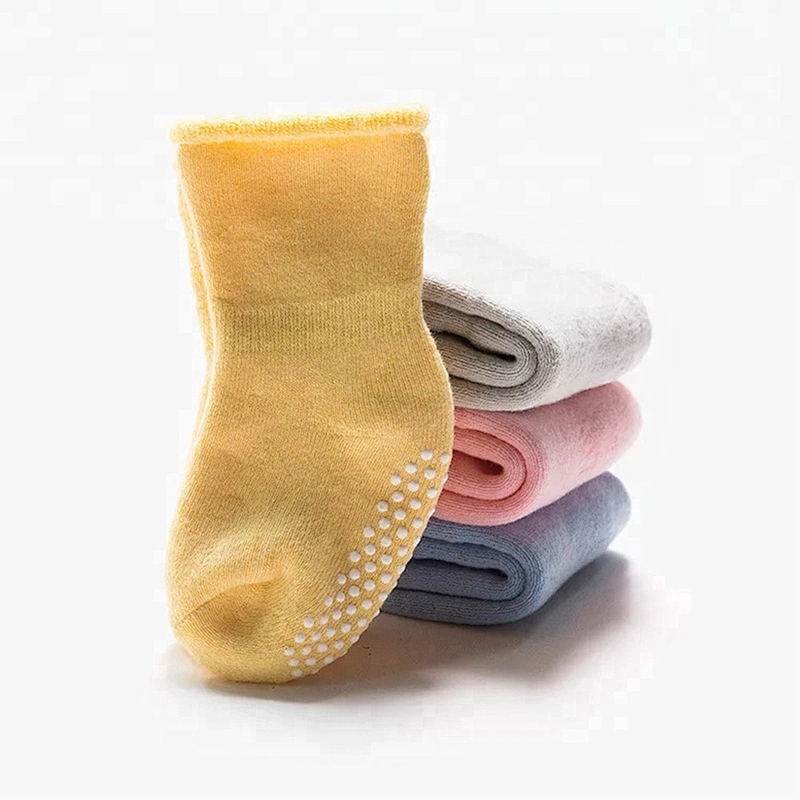 Custom wholesale eco-friendly rubber sole baby socks shoes