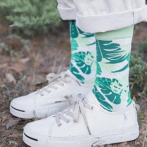 Custom indoor anti slip athletic mid ankle knee women socks