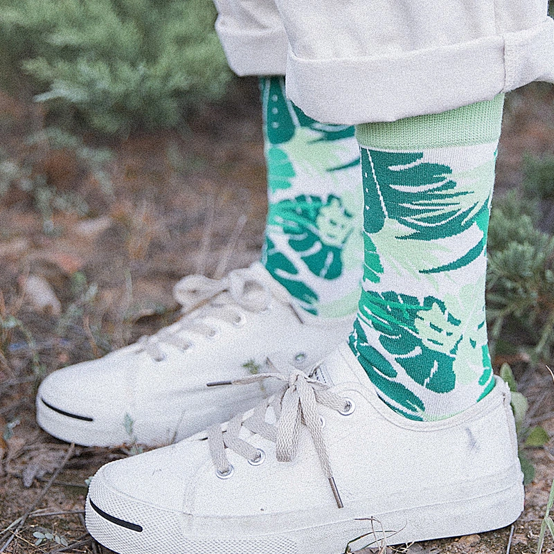 Custom indoor anti slip athletic mid ankle knee women socks