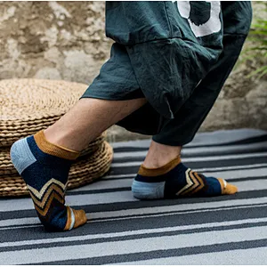 2020 new wholesale couple socks wholesale cotton thick needle retro socks men national ankle socks