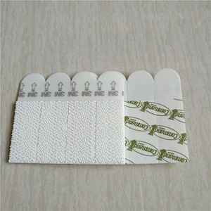 Loose Packaging 3M Command Picture Frame Hanging Strips Used on wall hanging wood picture frame