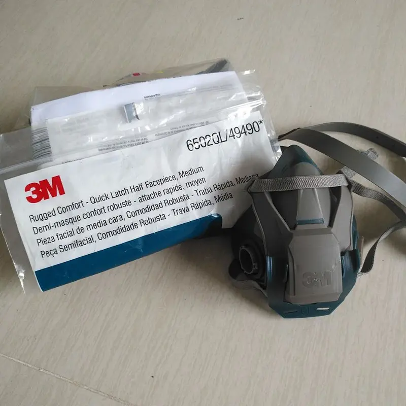 3M 6502QL reusable medium size silicone half face mask