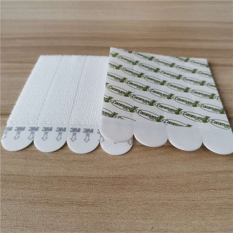 Loose Packaging 3M Command Picture Frame Hanging Strips Used on wall hanging wood picture frame
