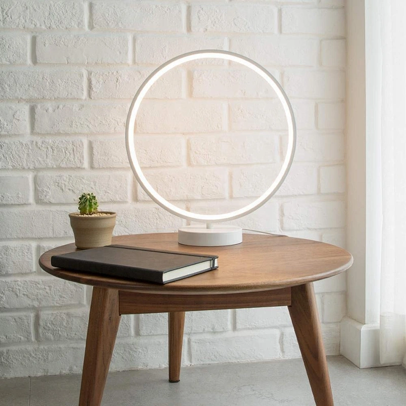 Hot sale 4-level adjustable brightness table lamp, variable color mode and  bedside lamp