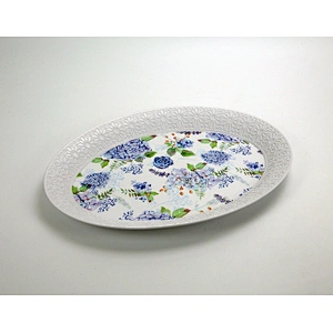 Printed white  cutlery set and  food  gold charger plate