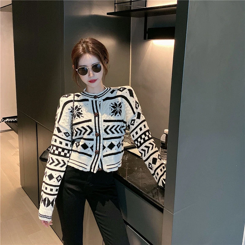 Ladies jacquard sweater coat