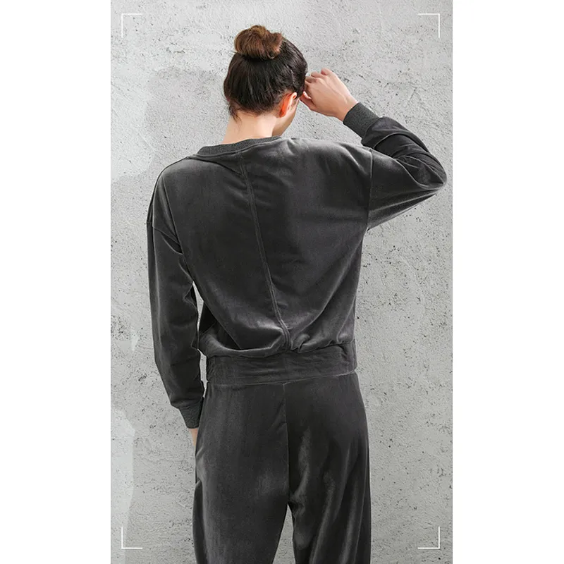 Ladies velvet sweater+jogger suit