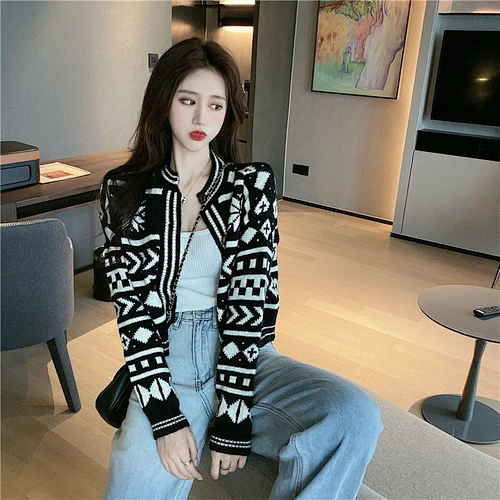 Ladies jacquard sweater coat