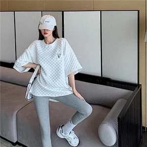 Ladies loose fit long top pullover shirt