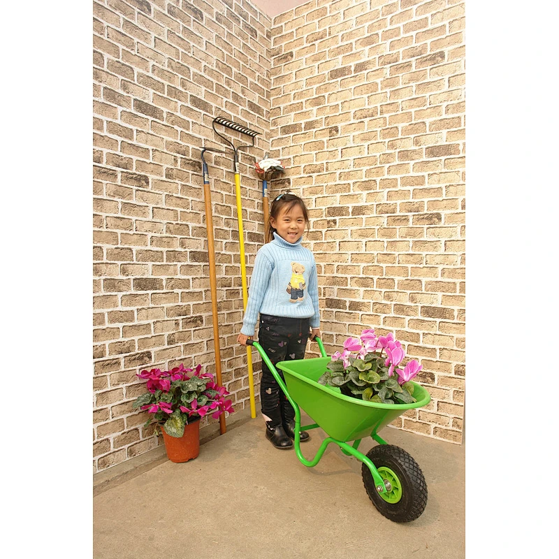 KID'S WHEELBARROW