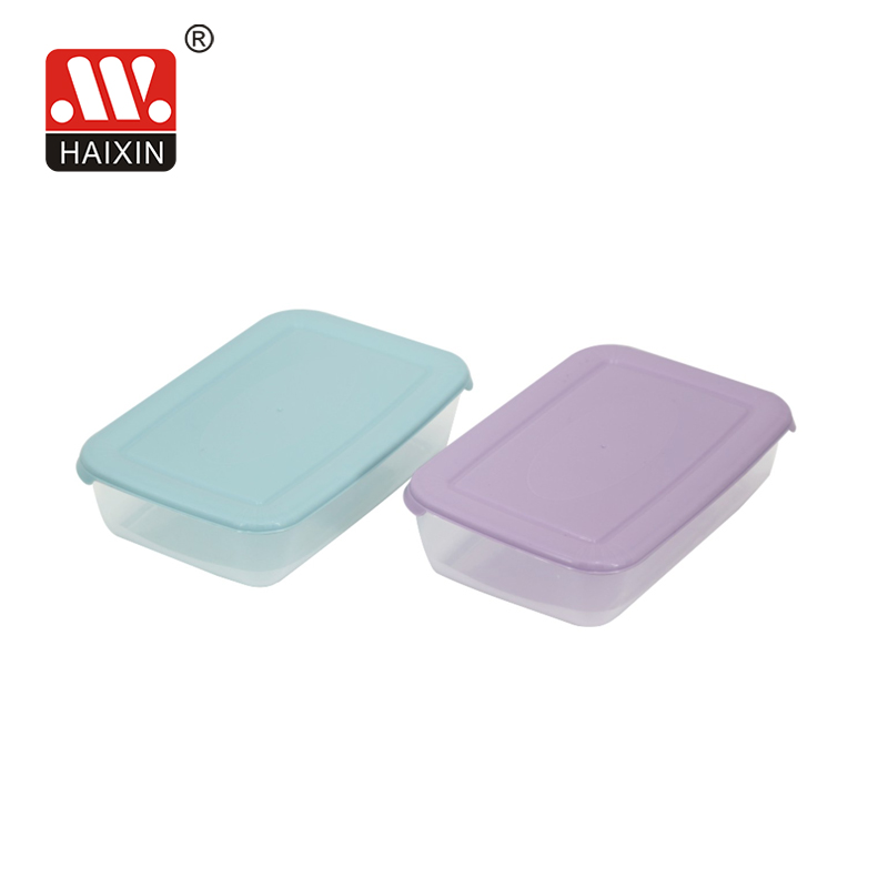 microwavable food container with lid