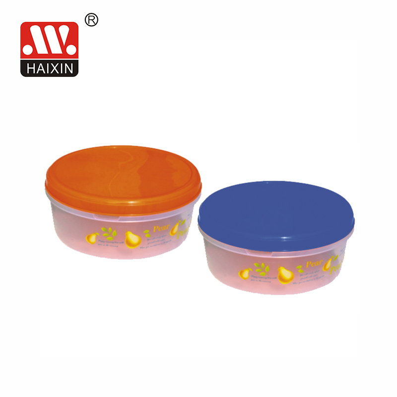 microwavable food container with lid