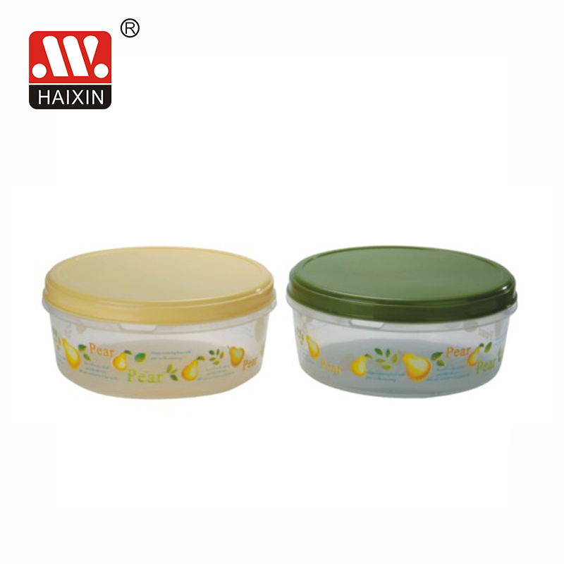 microwavable food container with lid