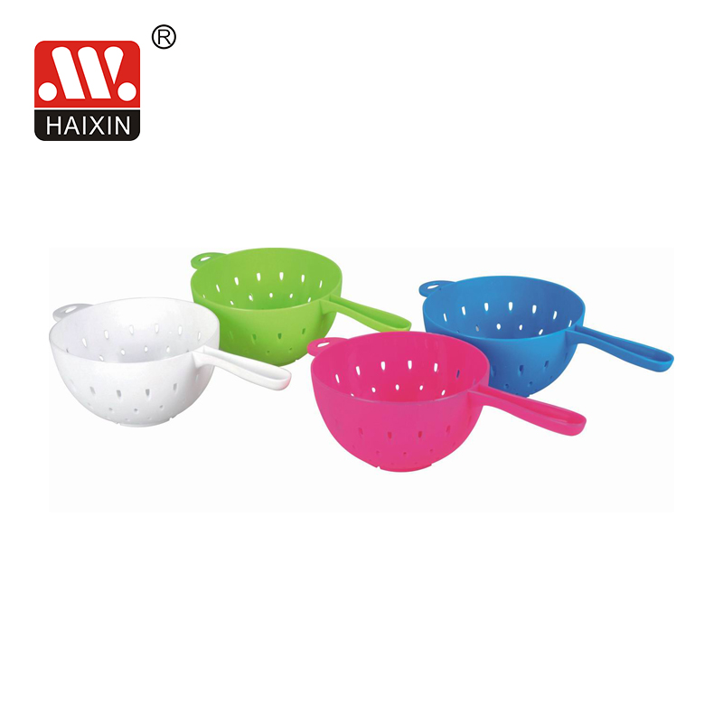 colander with handle