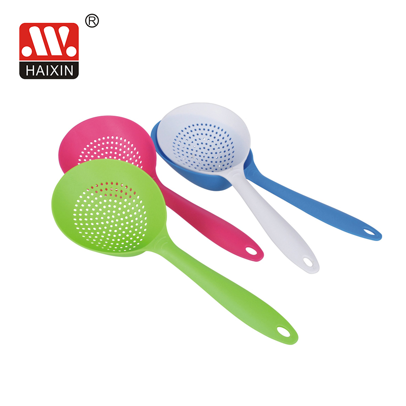 colander with handle