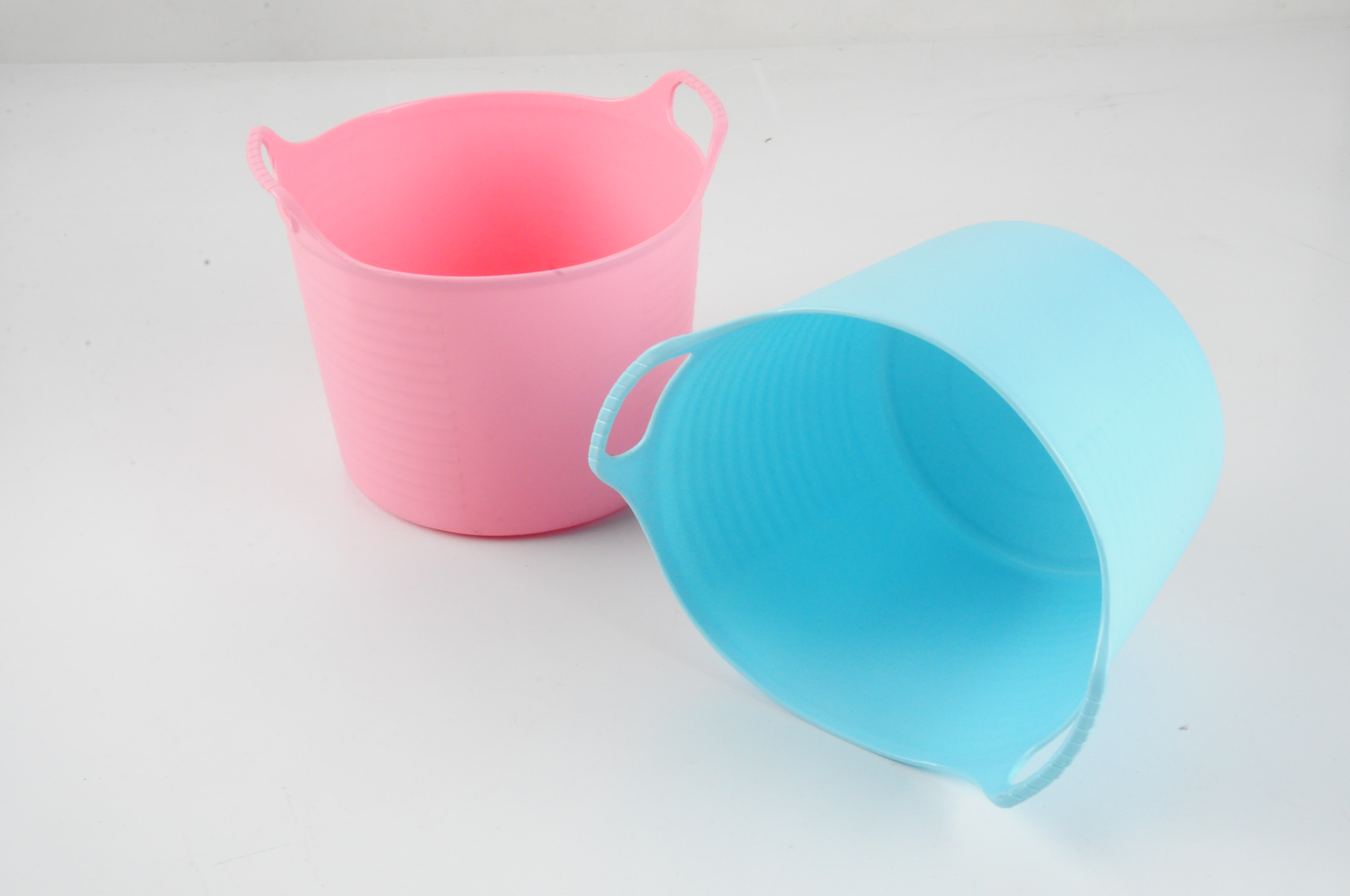 bucket with handle