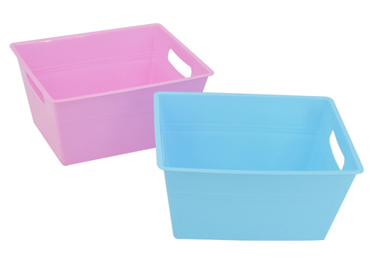 plastic tub with handle