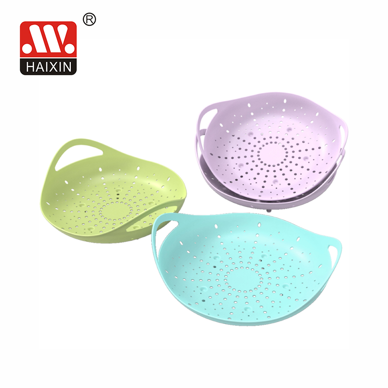 colander with handle