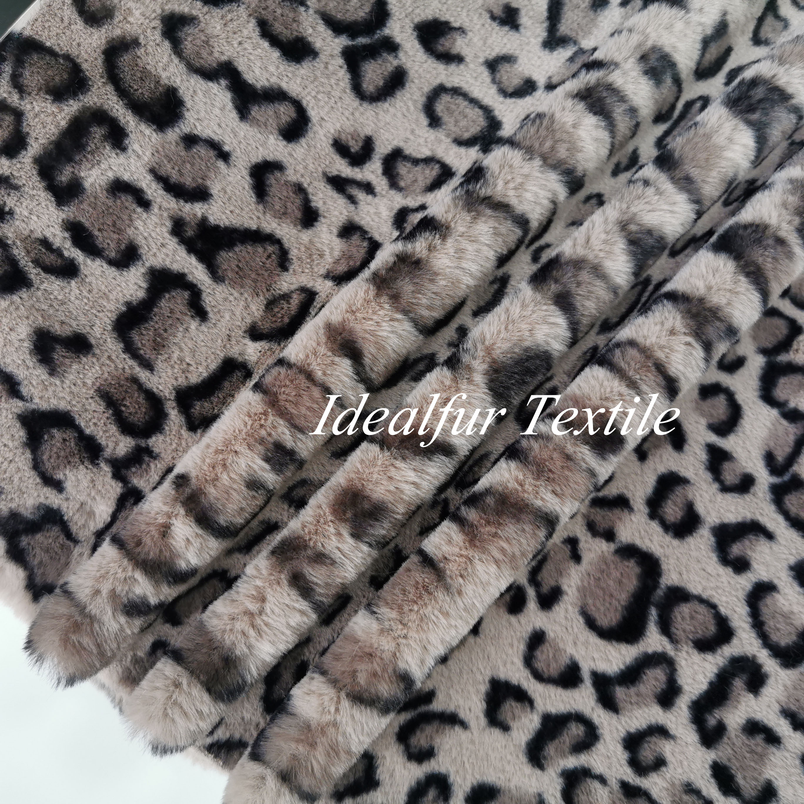 Soft Leopard Printed Rabbit Faux Fur Furry Fabric for Coat