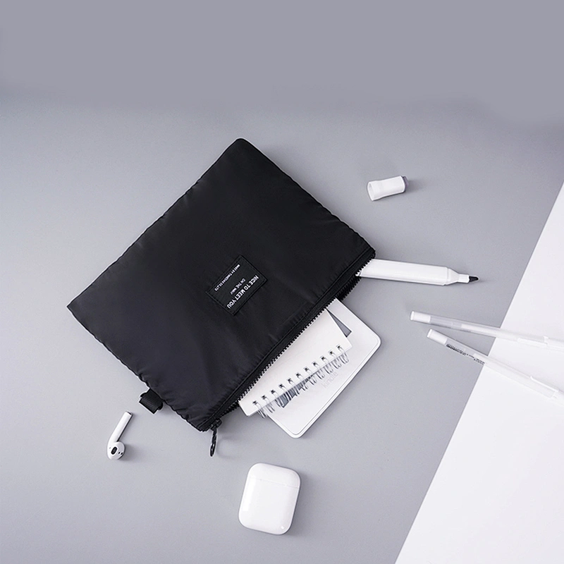 Latest Portable silicone pouch surgical face masking clip holder storage bag Masking storage case