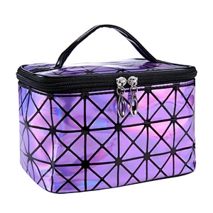 Wholesale Customized Travel Handbag Storage Bag Waterproof Large Capacity Wash Gargle Bag Holographic Cosmetic Bag